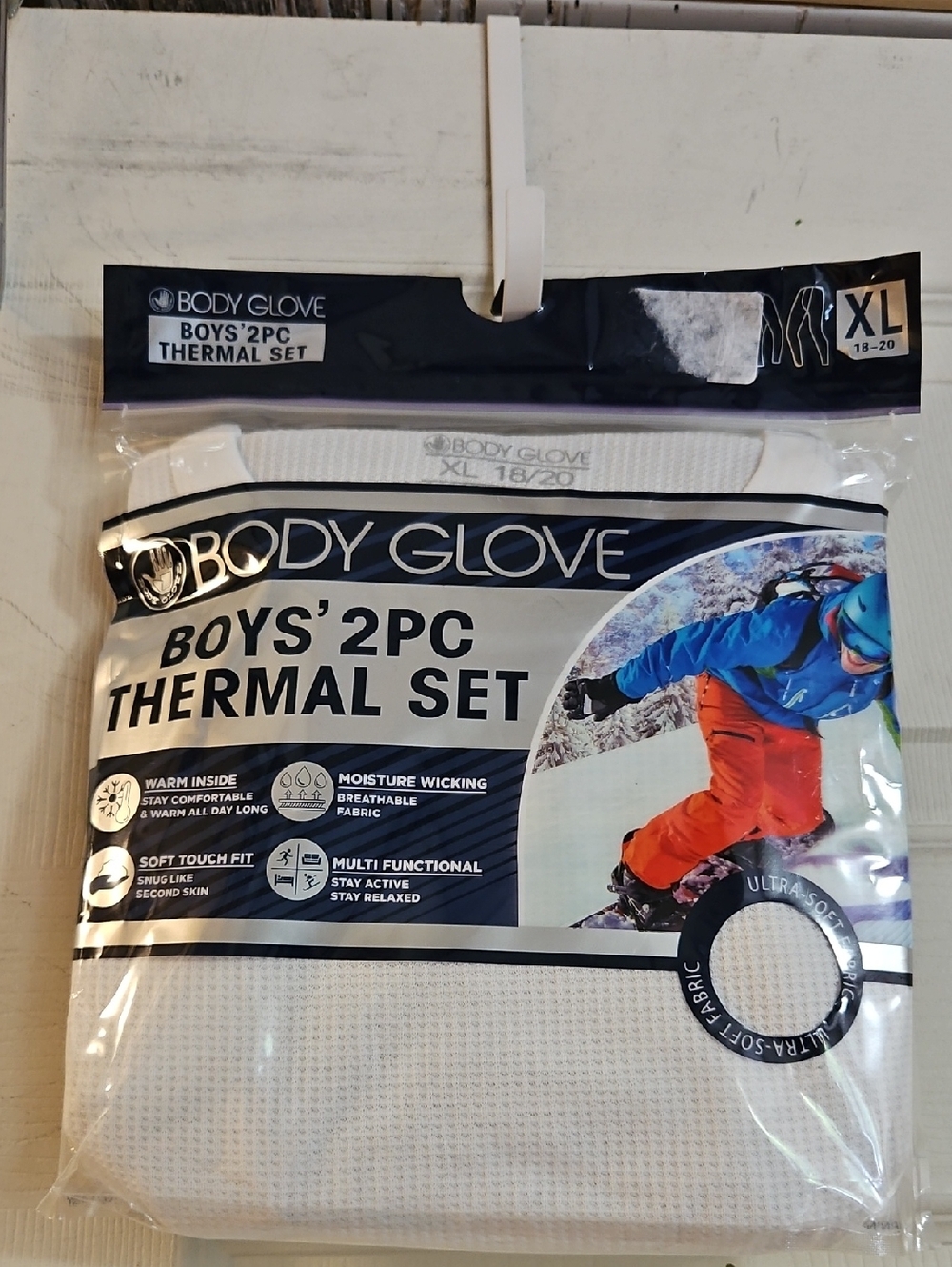 BODY GLOVE BOYS 2 PIECE THERMAL SET: NEW IN PACKAGE: SIZE XL